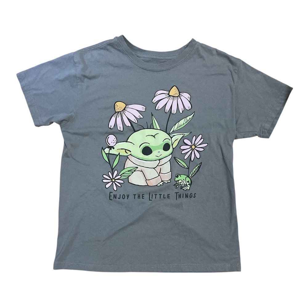 Women’s Gray Graphic Baby Yoda Star Wars T-Shirt SMALL